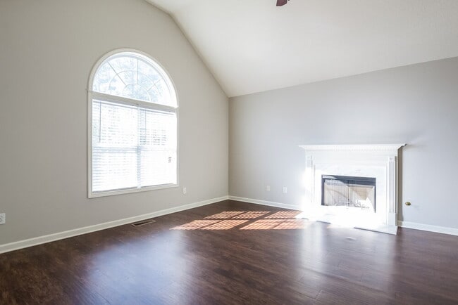 Building Photo - 5879 Newnan Ct