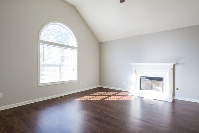 Foto del edificio - 5879 Newnan Ct