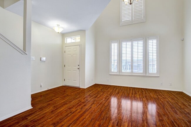 Foto del edificio - 2619 Crown Arbor Dr