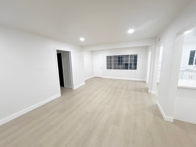 Foto del edificio - 2740 Easy Ave