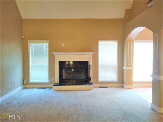 Building Photo - 407 Lancelot Trail