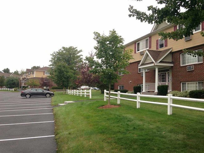Foto del edificio - 3991 Brown Ave