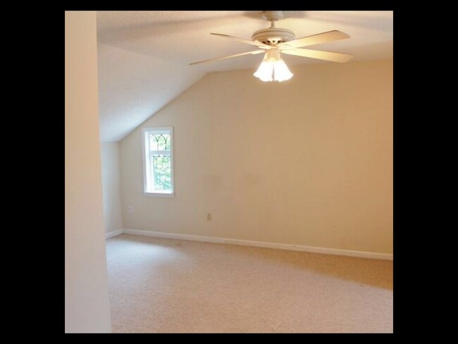 Building Photo - 540 Huntington Road