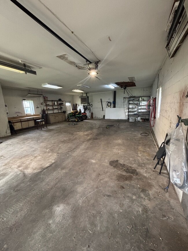 Building Photo - 111 Legion Cir