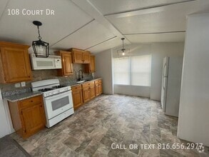 Building Photo - 108 Court Dr