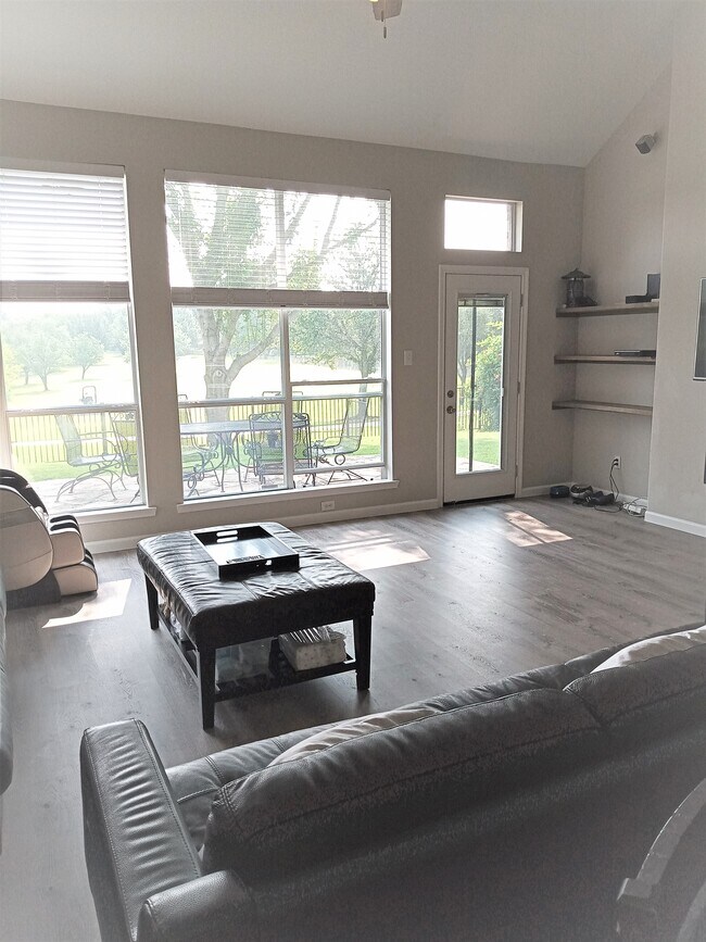 Building Photo - 9206 Rio Blanco Dr
