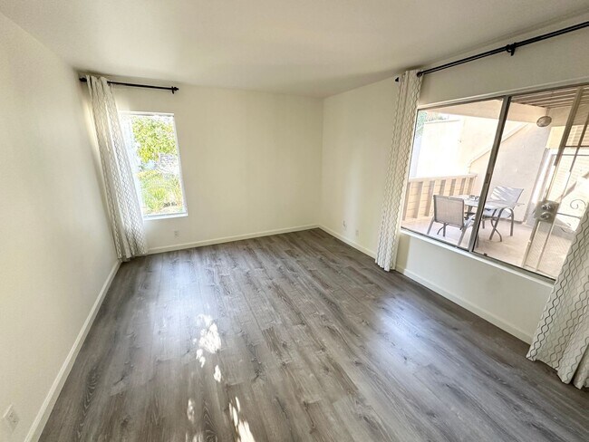 Building Photo - $500 OFF 1ST MONTHS RENT! 1 Bedroom Home i...