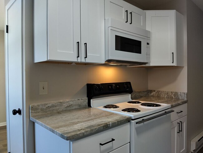 Foto del edificio - 7604 Bellhaven Drive (Unit 10)