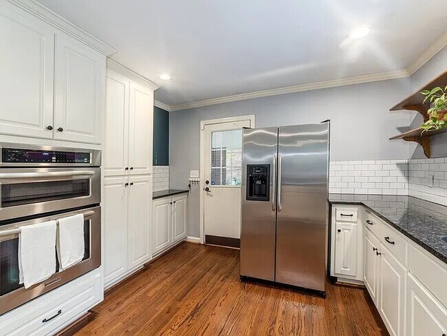 Foto del edificio - COMING SOON — Available August 17 | 3BR/2BA Midtown Brick Ranch | Lawn Care, Pest Control & W/D I...