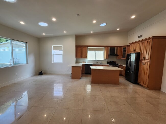 Foto del edificio - 10528 Tuxford St