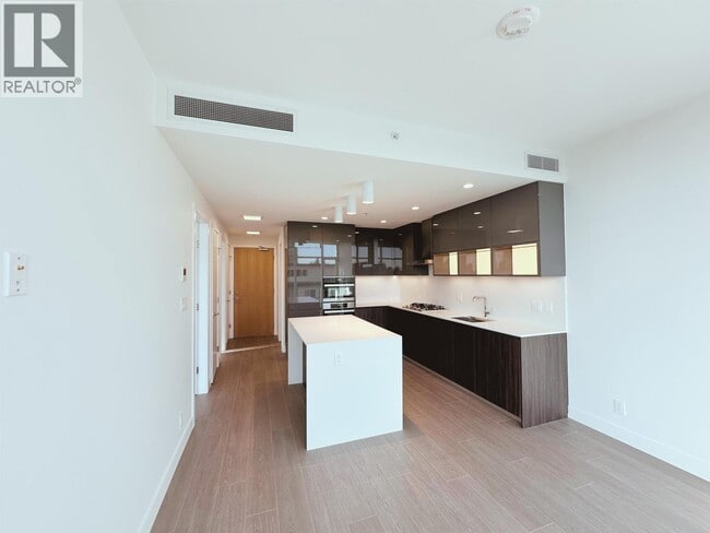 Photo du bâtiment - 6511-6511 Sussex Ave