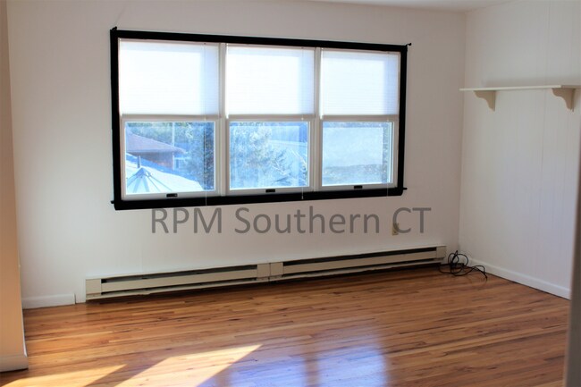 Foto del edificio - 2 bedroom in Cos Cob CT 06807