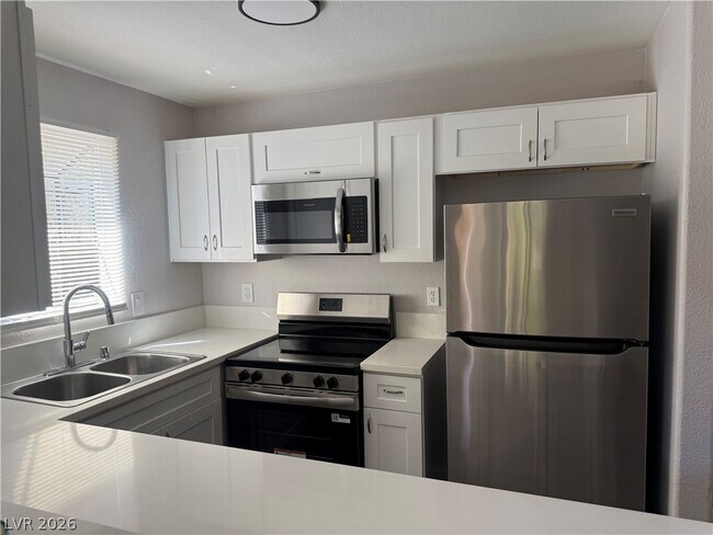 Foto del edificio - 2967 Juniper Hills Blvd