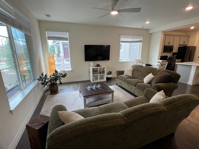 Foto del edificio - 2 story townhome in Registry Ridge