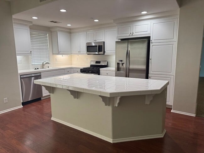 Building Photo - 8152 Parkside St