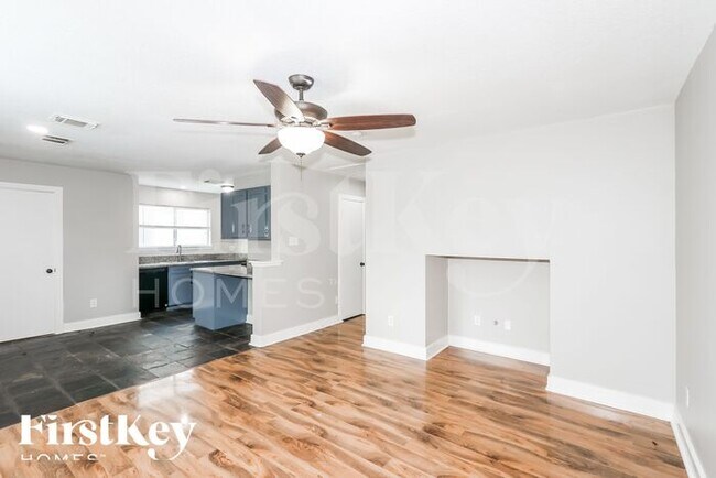 Foto del edificio - 256 Rolling Brook Drive