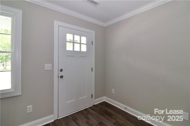 Building Photo - 3973 Newhall Dr NW