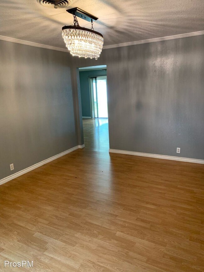 Building Photo - 2 br, 1 bath House - 718 Westwood Drive