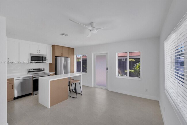 Foto del edificio - 1228 NE 5th Ave