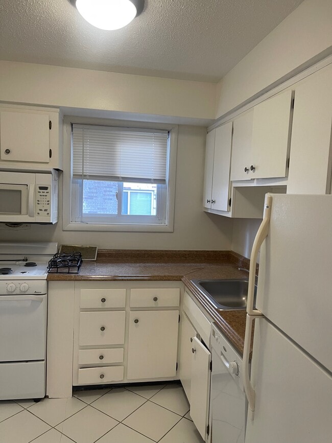 Building Photo - Ballston Garden Apartments