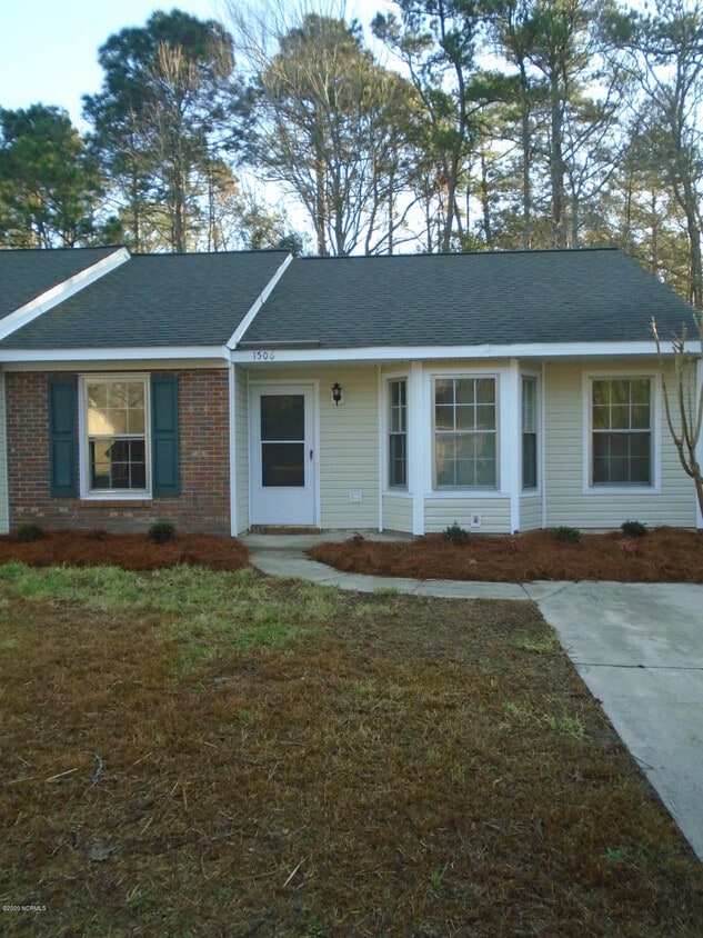 1506 Tramway Ct, Piney Green, NC 28544 Townhouse for Rent in Piney