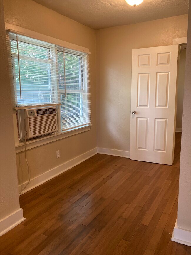 Habitación - 3820 Walnut St