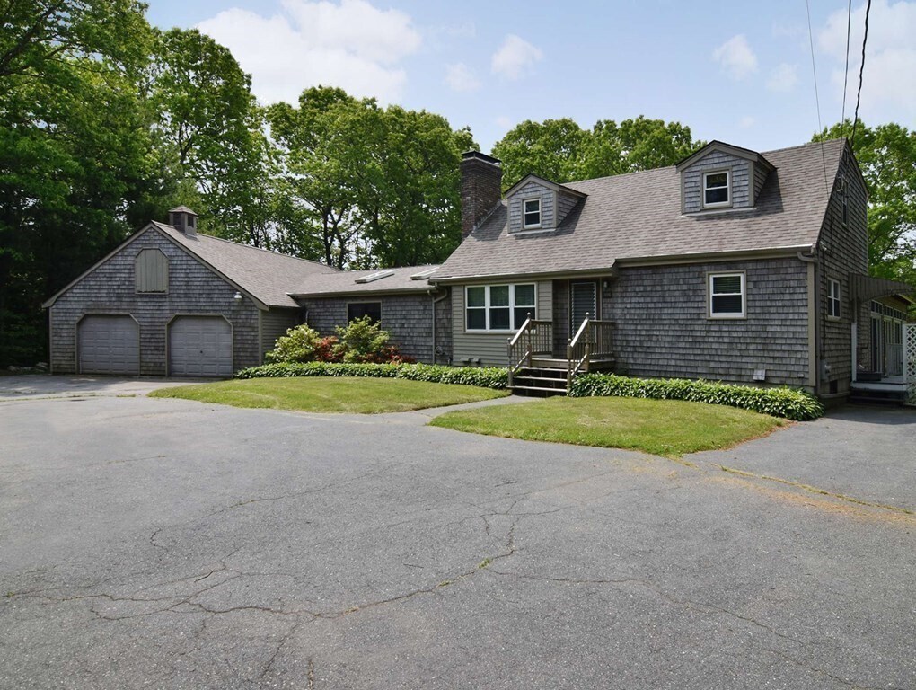 Primary Photo - 1196 Old Fall River Rd