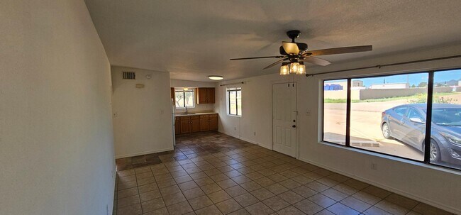 Building Photo - 2064 N Willow Ave