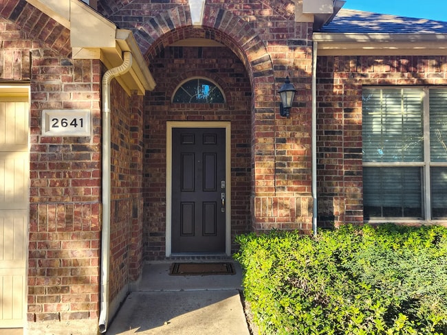 Building Photo - 2641 Sandcherry Dr