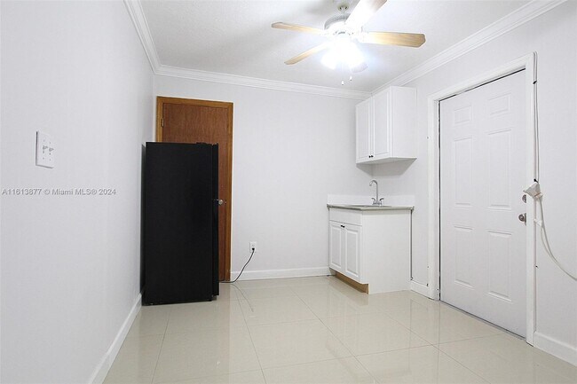 Building Photo - 7281 SW 9th St