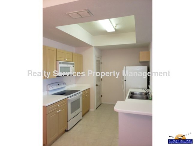 Foto del edificio - 9015 Colby Dr