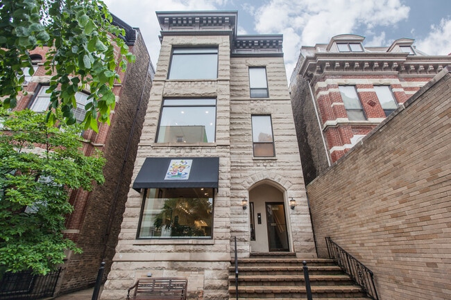Foto del edificio - 2336 N Clark St