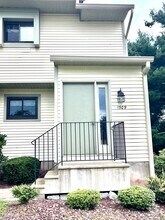 Building Photo - 1509 Summer Hill Dr