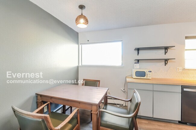 Foto del edificio - 6844 Countryside Ln