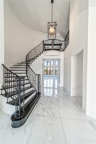 Building Photo - 805 Thomas Dr