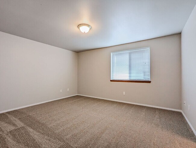 Foto del edificio - 417 Pine Ave