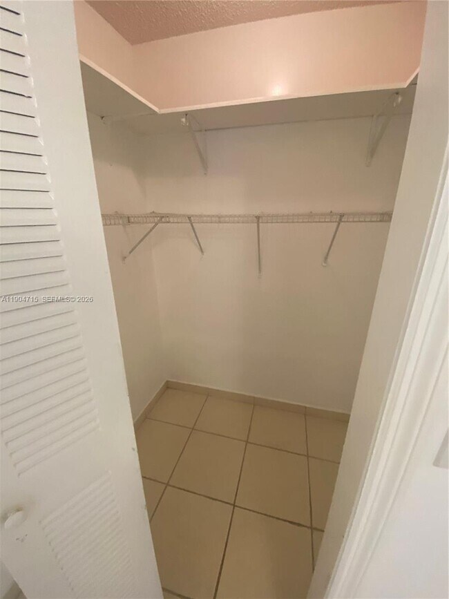 Foto del edificio - 452 SW 10th St