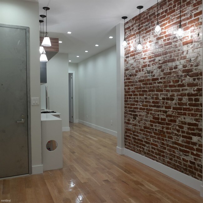 Foto del edificio - 1154 Gates Ave