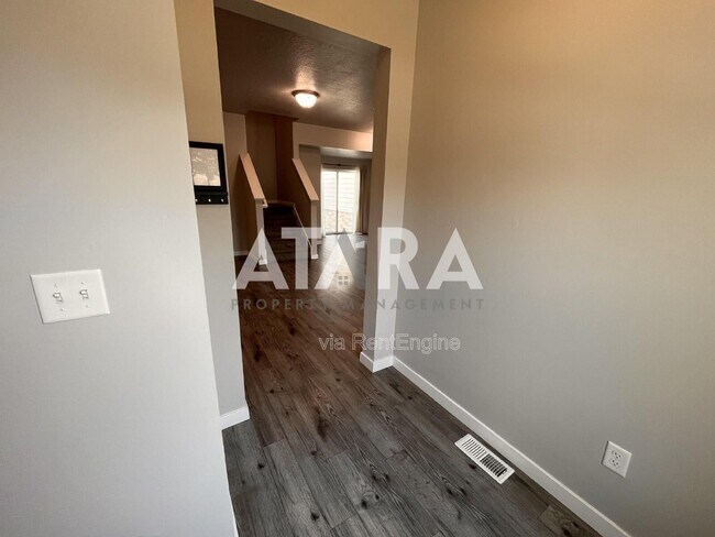 Building Photo - 5011 N Marble Fox Way