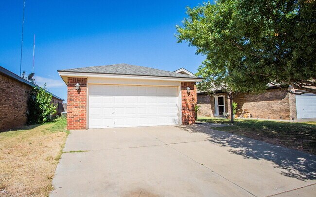 Foto del edificio - Charming 3-Bed, 2-Bath Spacious Home in Fox Den!