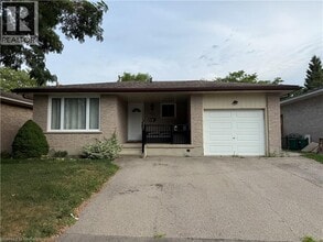 Building Photo - 127 Carlyle Dr