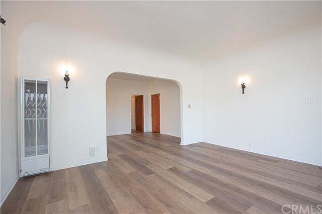 Foto del edificio - 812 Parkman Ave