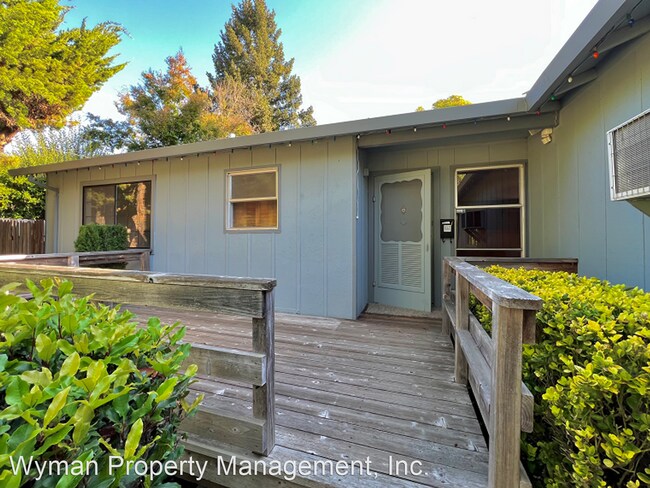 Foto del edificio - 3 br, 2 bath House - 1052 Vassar Dr.