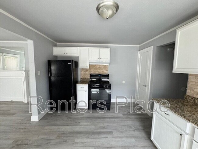 Foto del edificio - 203 S Jamestown Ave