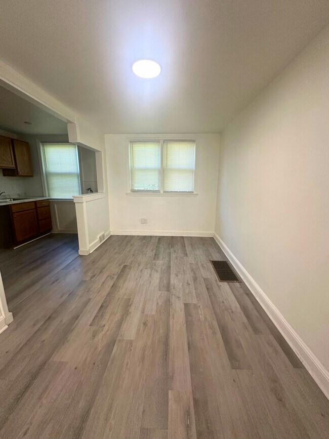 Foto del edificio - 221 W 21st St