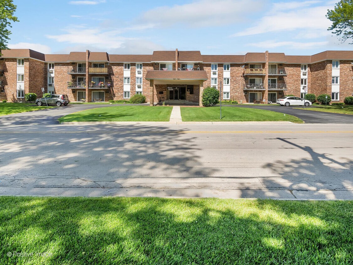 Foto principal - 850 S Lorraine Rd