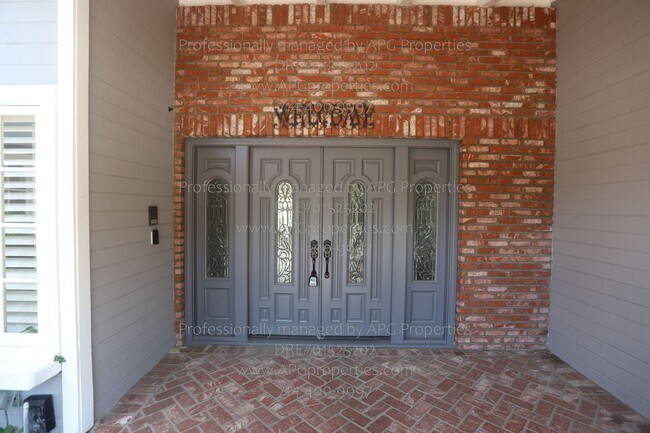 Foto del edificio - 460 S Bridge View Dr