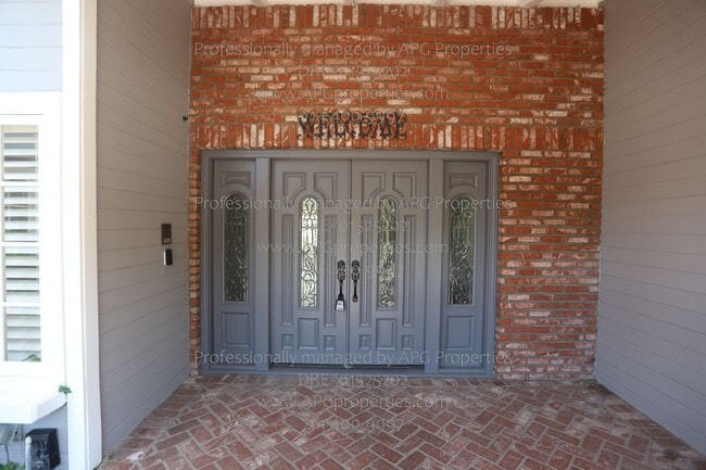 Photo - 460 S Bridge View Dr House