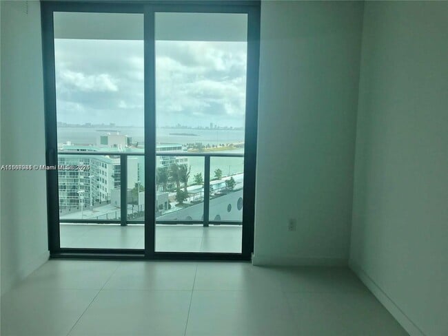 Foto del edificio - 501 NE 31st St