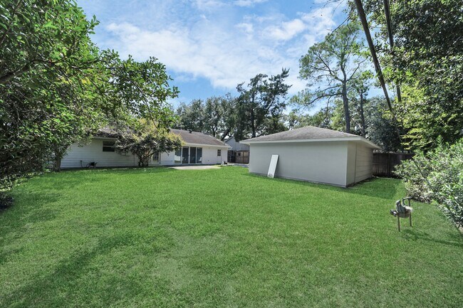 Building Photo - 7610 Highmeadow Dr